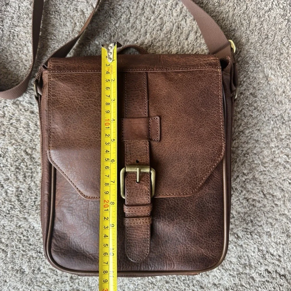 Wilsons Leather Messenger Crossbody Brown Vintage Leather Book / Kindle Bag